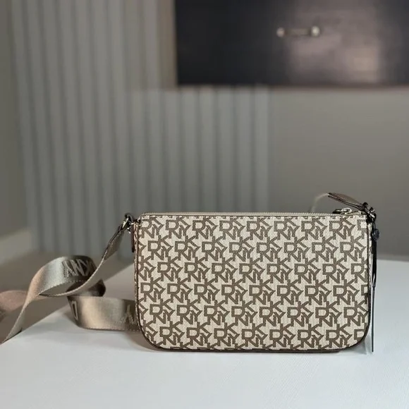 DKNY • Women's Quincy Demi Signature Logo 2 Piece Set Crossbody Bag